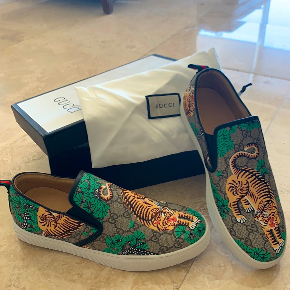 Men’s Gucci Tiger Canvas slip on